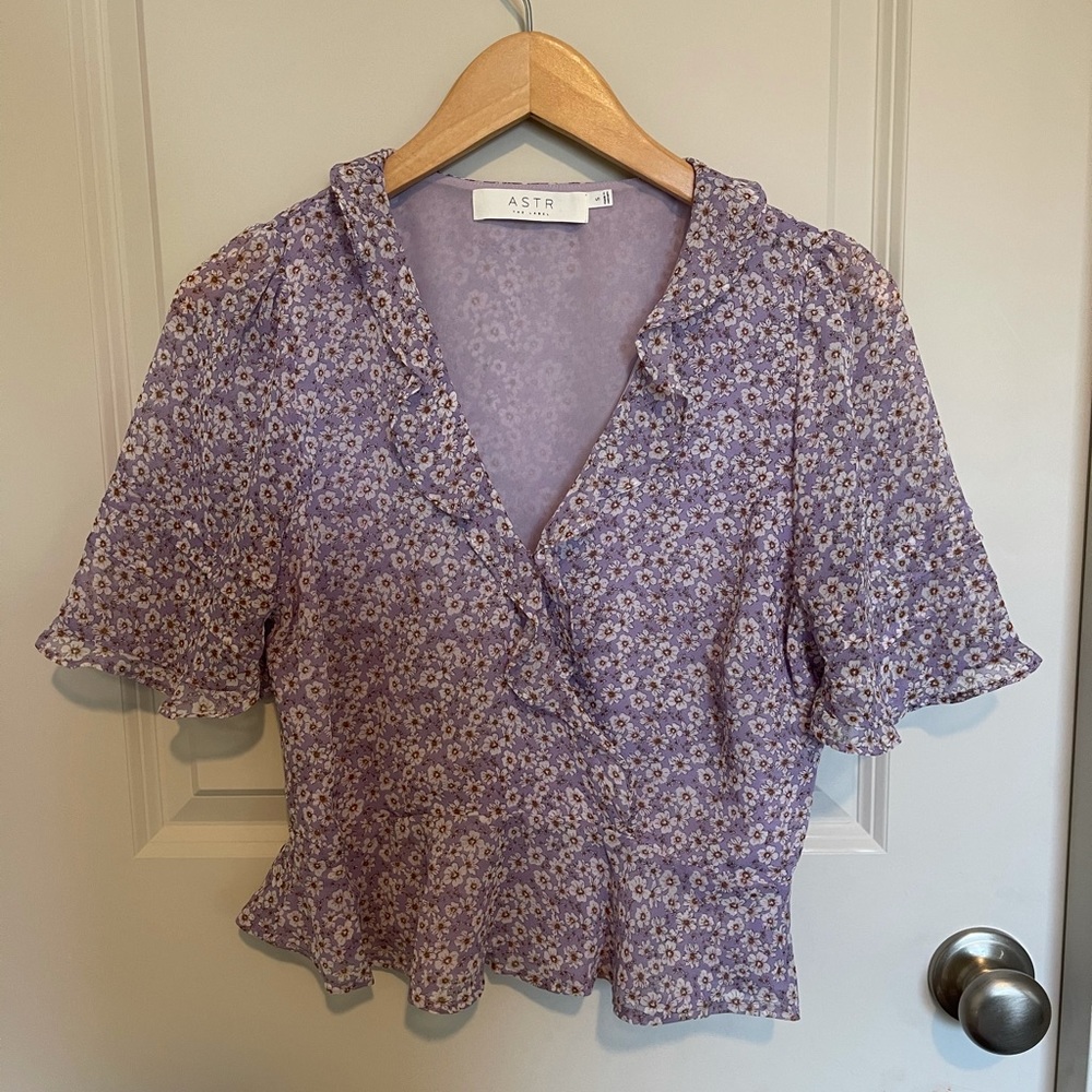 Cropped floral ASTR blouse